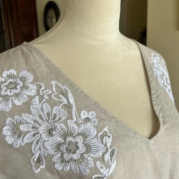 J Jill Love Linen collection with beautiful embroidery - Picture 2 of 5
